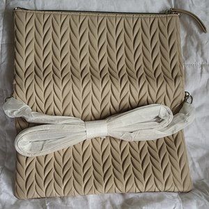 Stella & Dot Purse Color-Champaign "NEW"